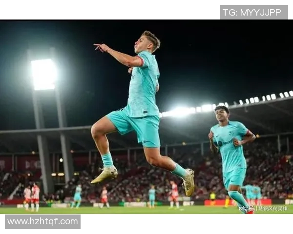 亚洲足球明星风采展现精彩瞬间与球场魅力的完美结合 亚洲足球明星风采展现精彩瞬间与球场魅力的完美结合