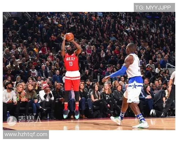 明星篮球场上的跳投风采展现与技巧解析 明星篮球场上的跳投风采展现与技巧解析